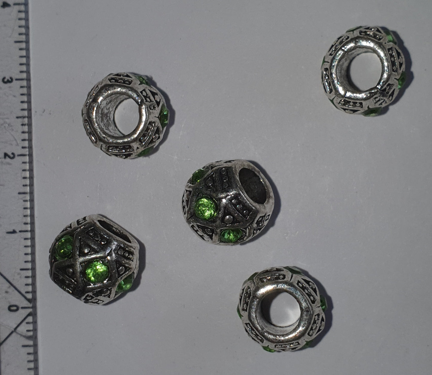 Europese kralen (groot gat) licht groen