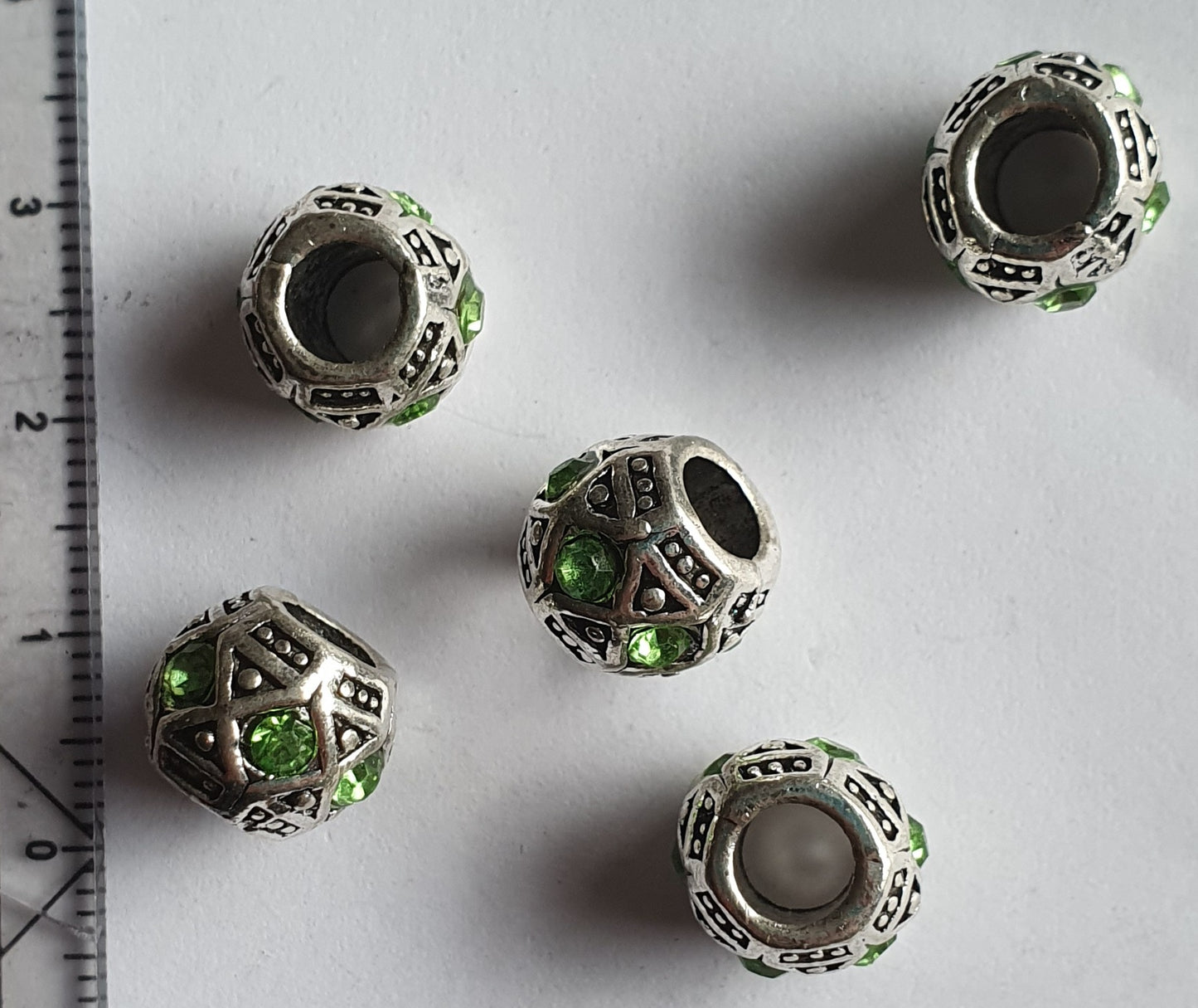 Europese kralen (groot gat) licht groen