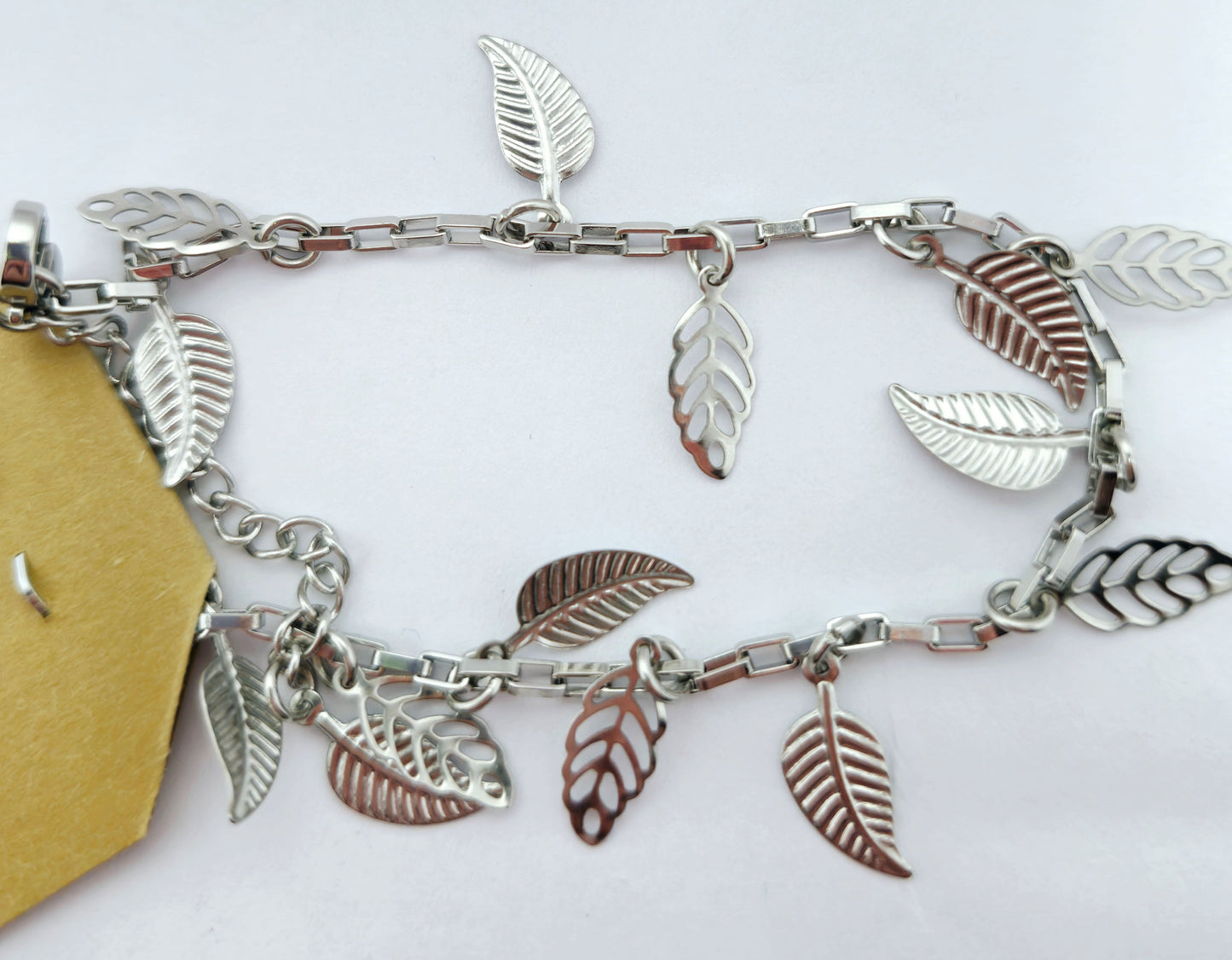 Armband zilverkleurig blaadjes