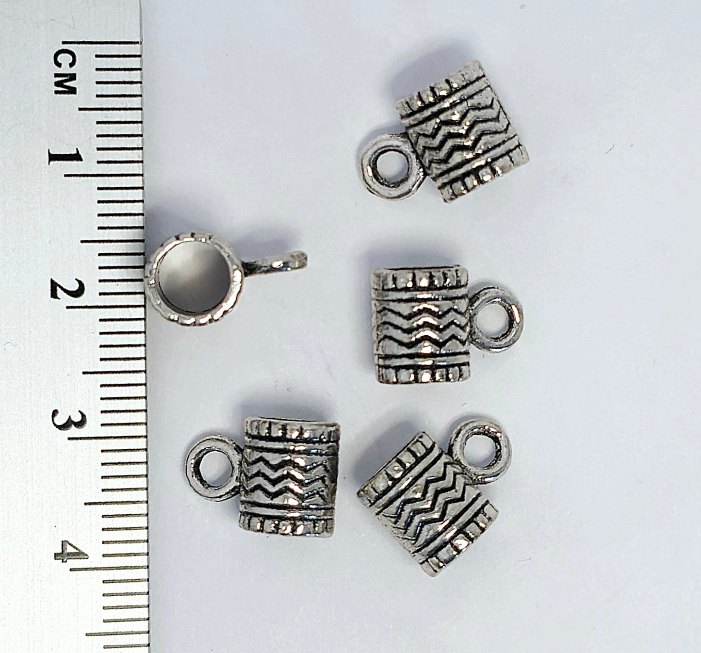 5x Hanger bails 1