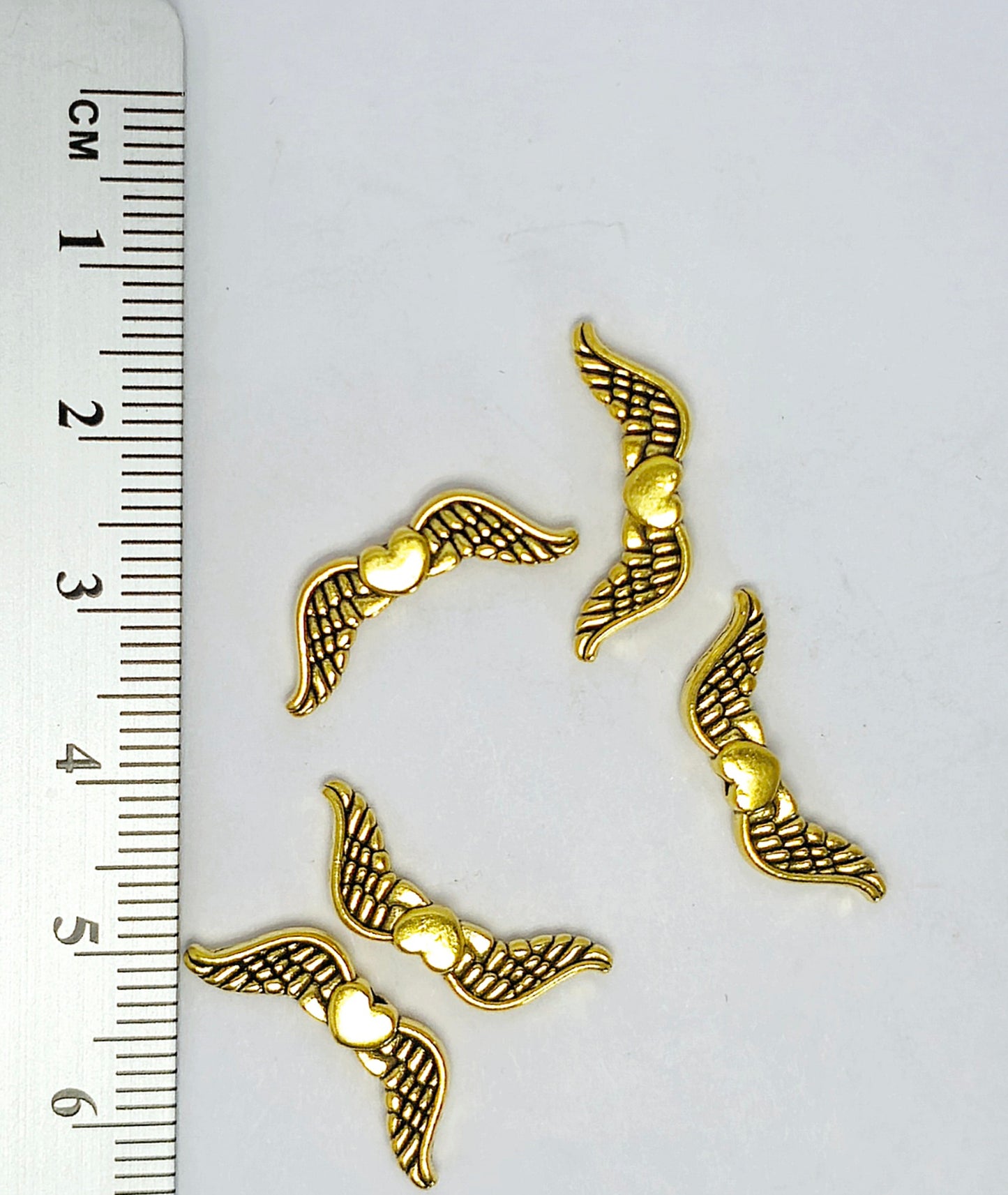 Vleugels goudkleurig