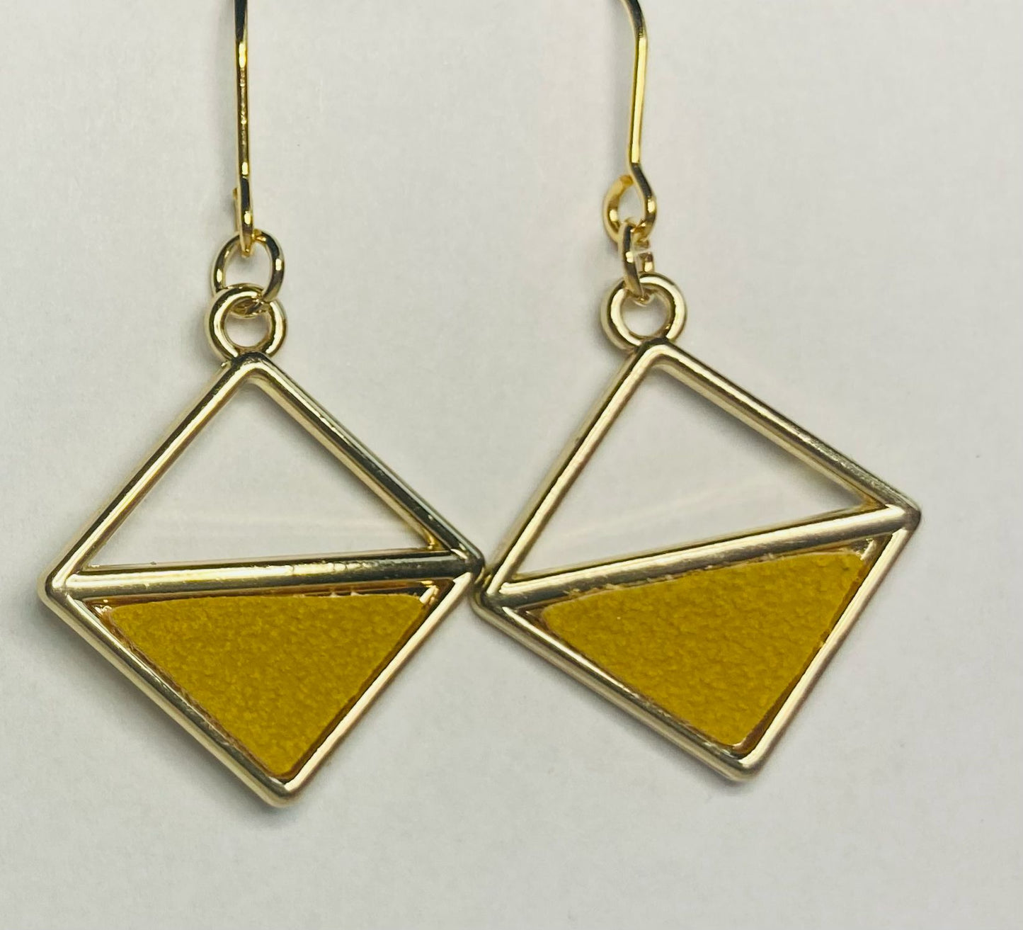 Handmade - Oorbellen vierkantjes licht goud