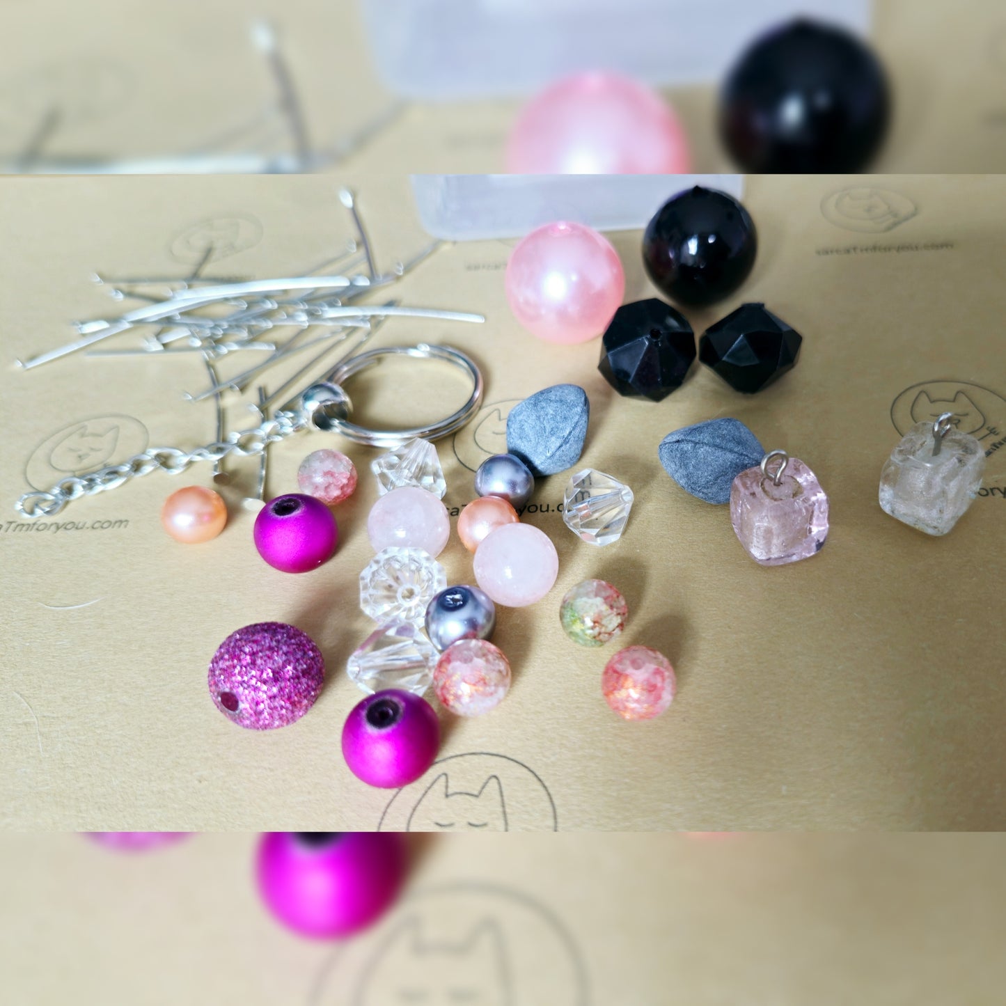 DIY clustersleutelhanger Roze / zwart