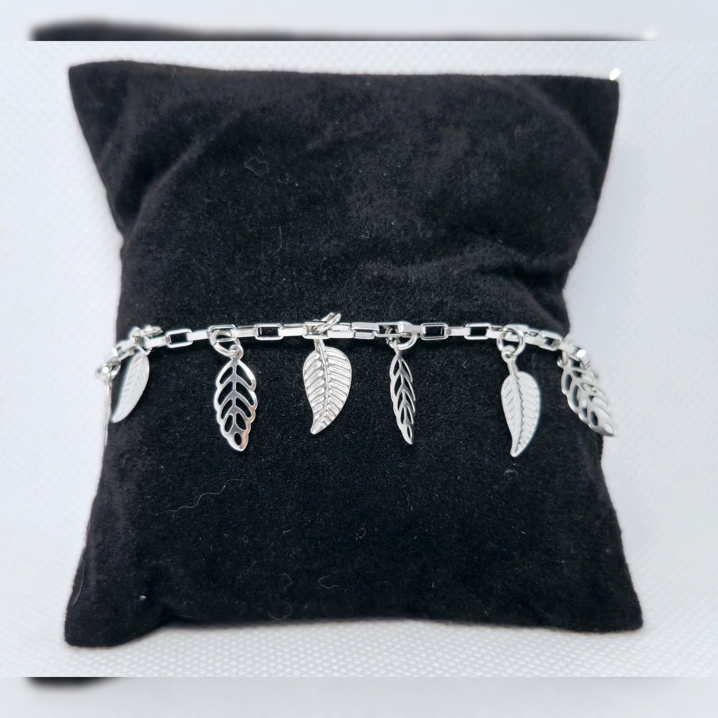Armband zilverkleurig blaadjes