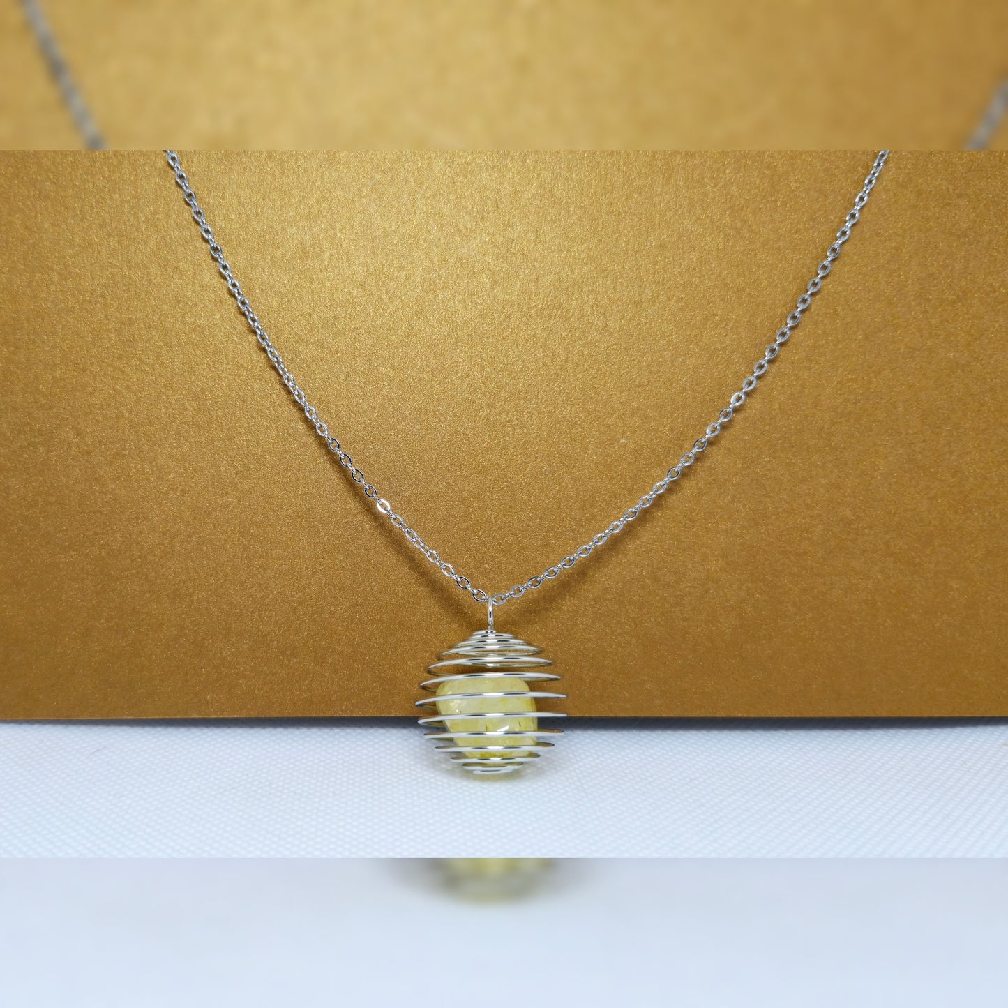 Kwarts in kooi ketting