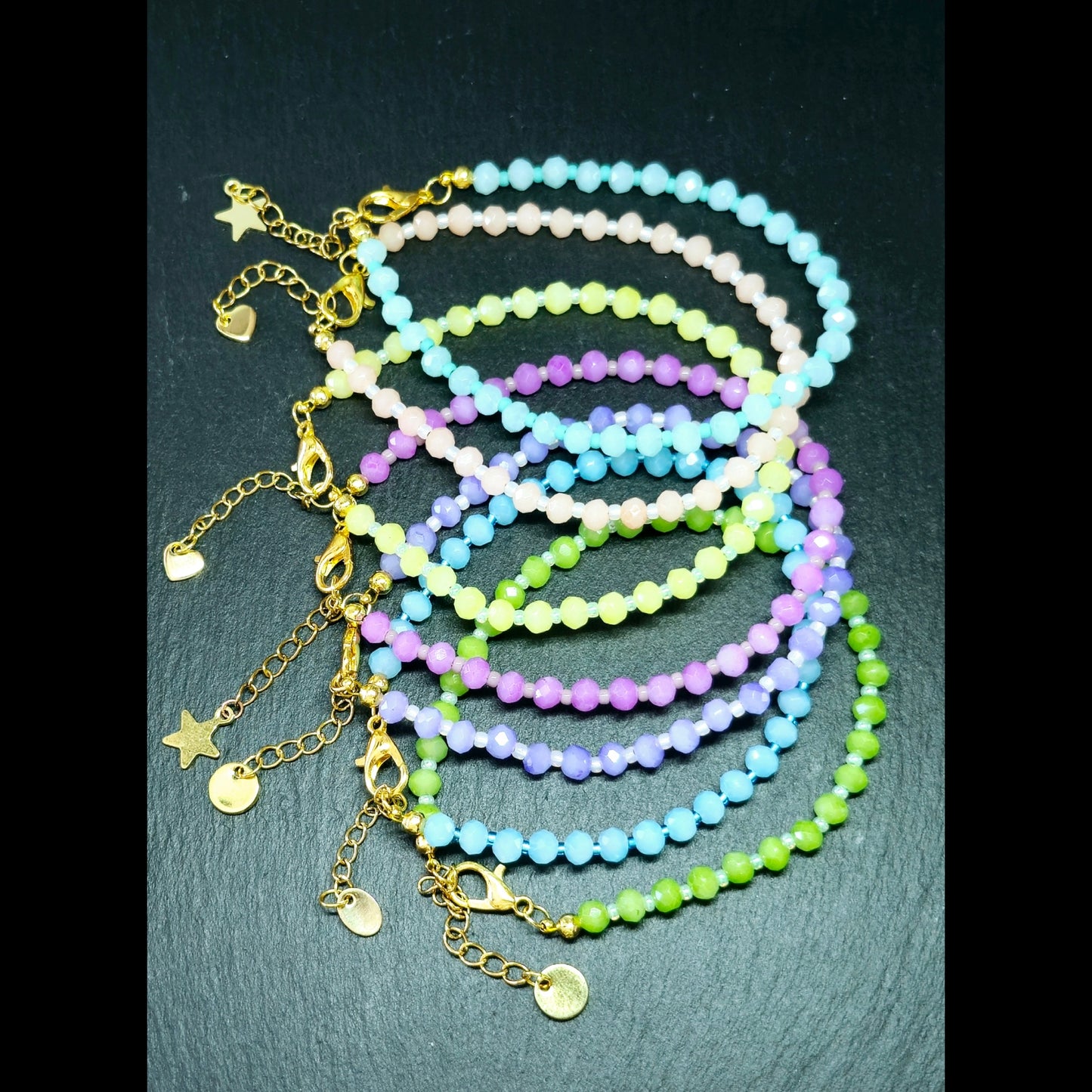 Armbandjes pastel