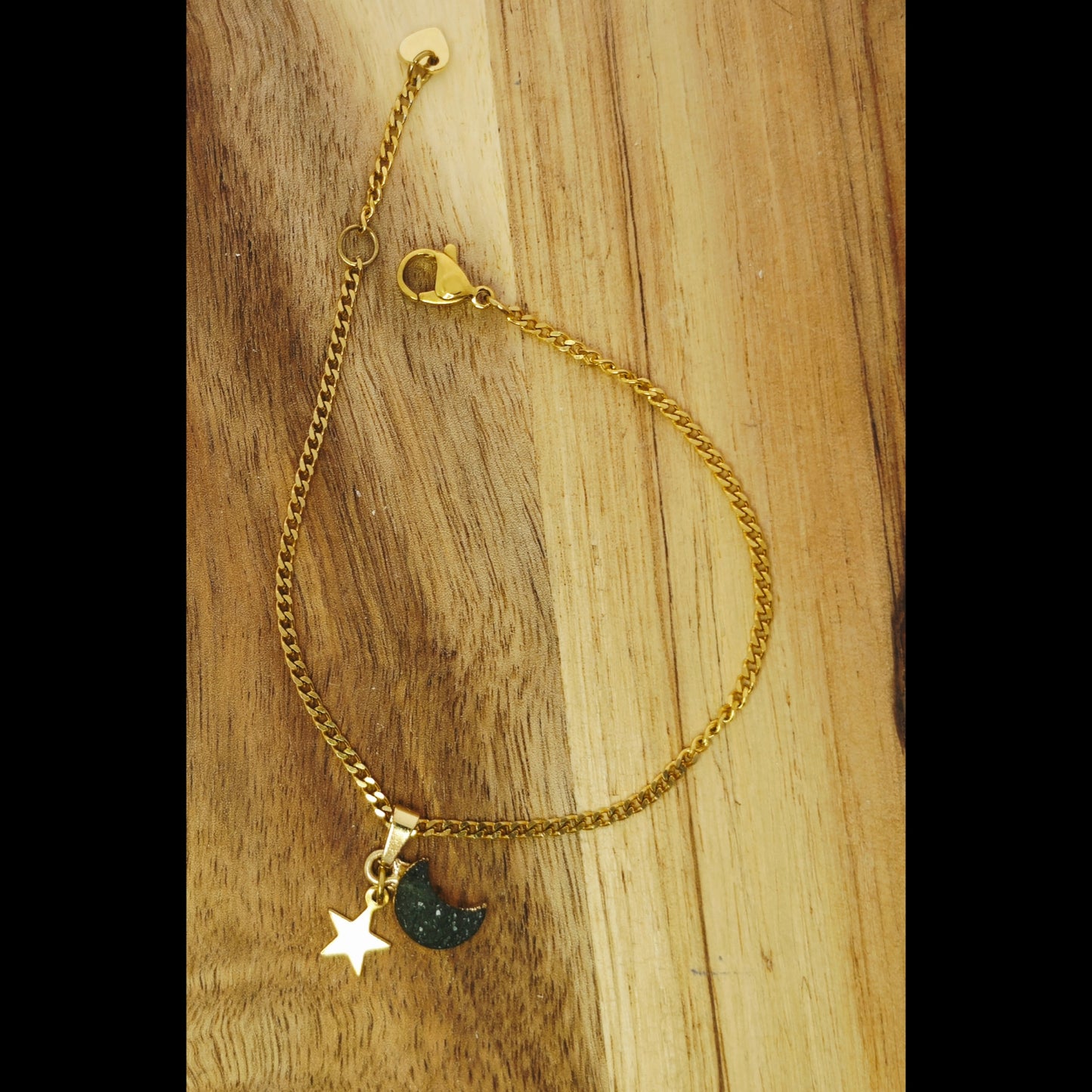 Armband goudkleur maan