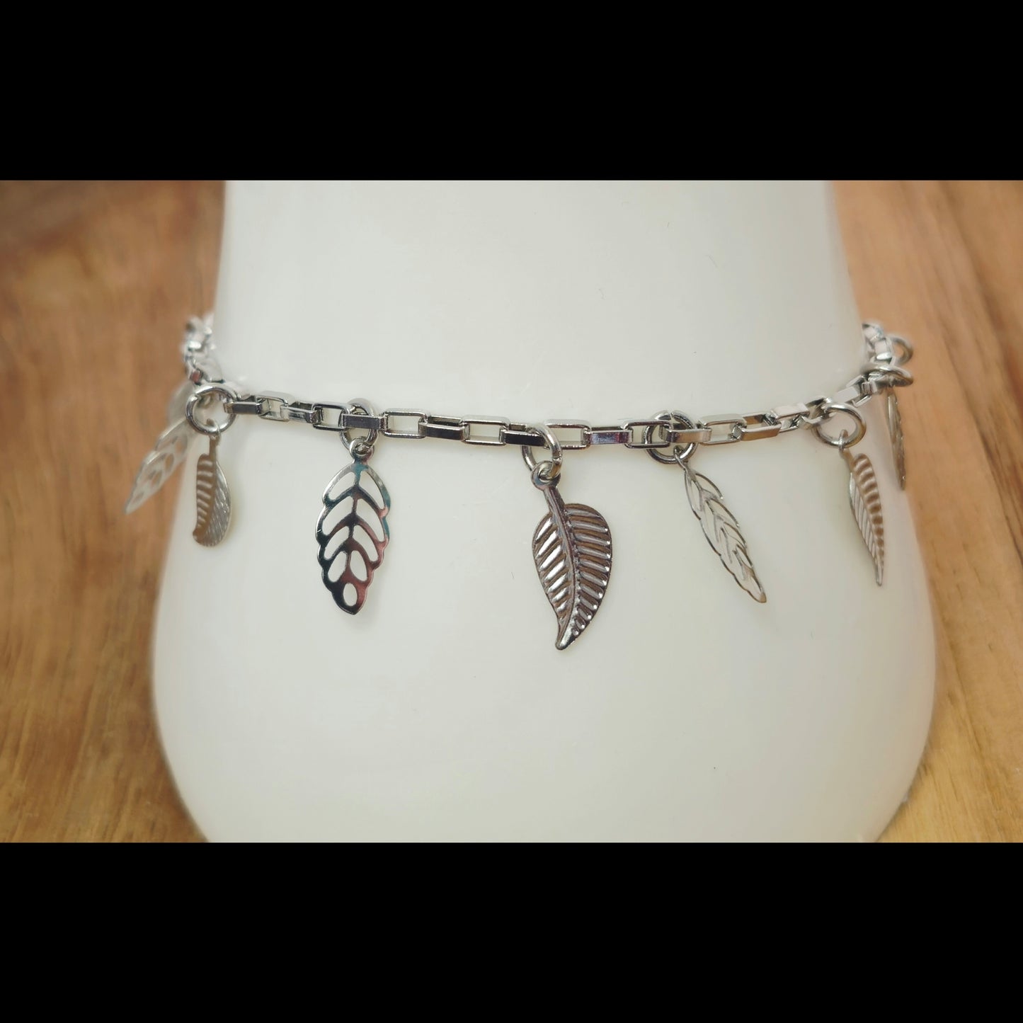 Armband zilverkleurig blaadjes