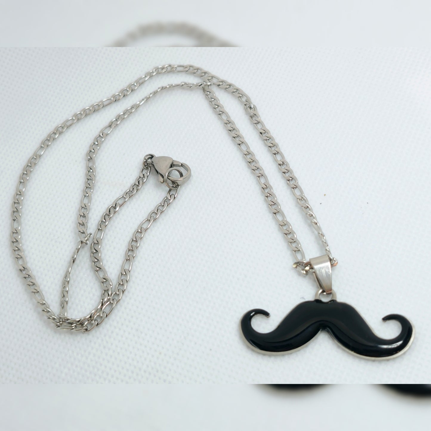 MOvember ketting, snor