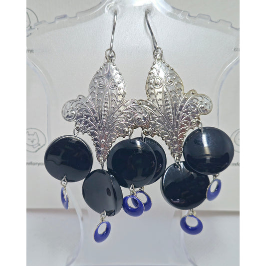 Oorbellen groot Fleur de lis met zwart