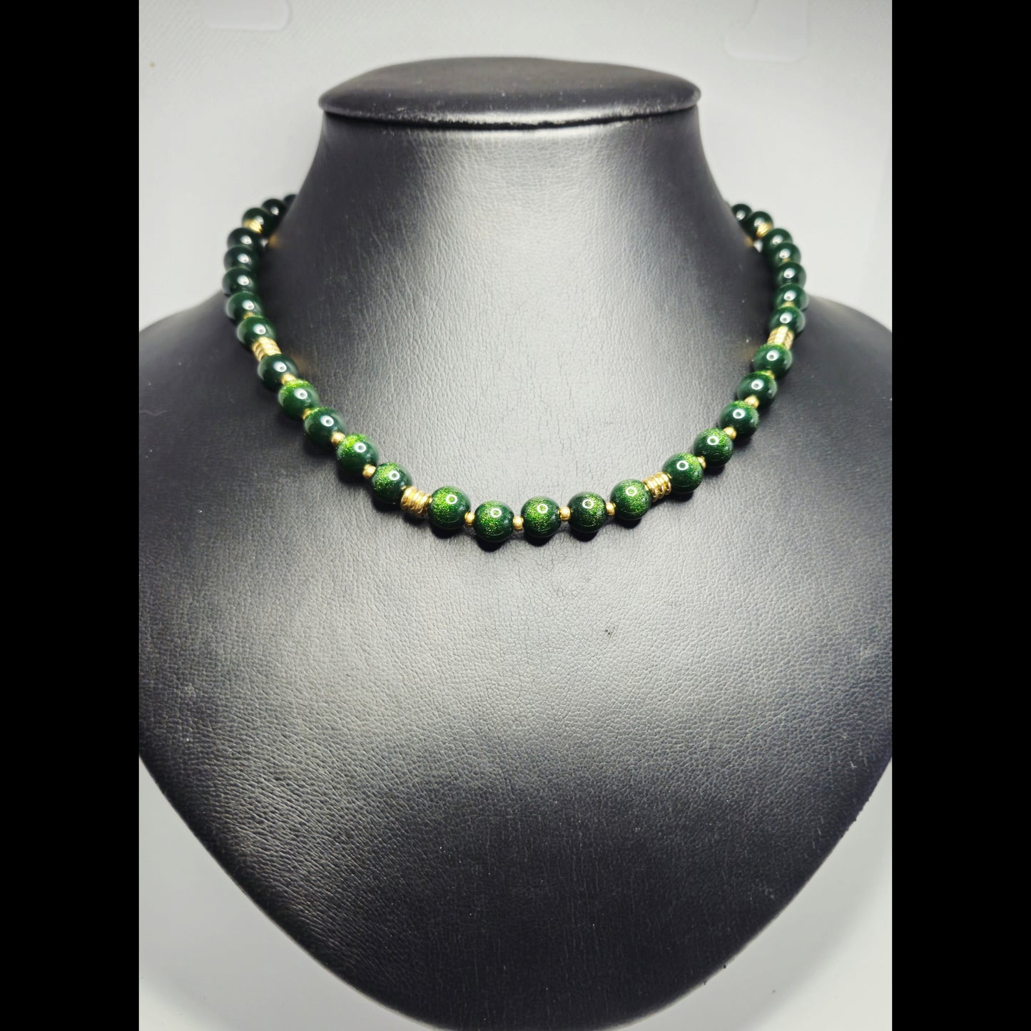 Ketting groene zandsteen