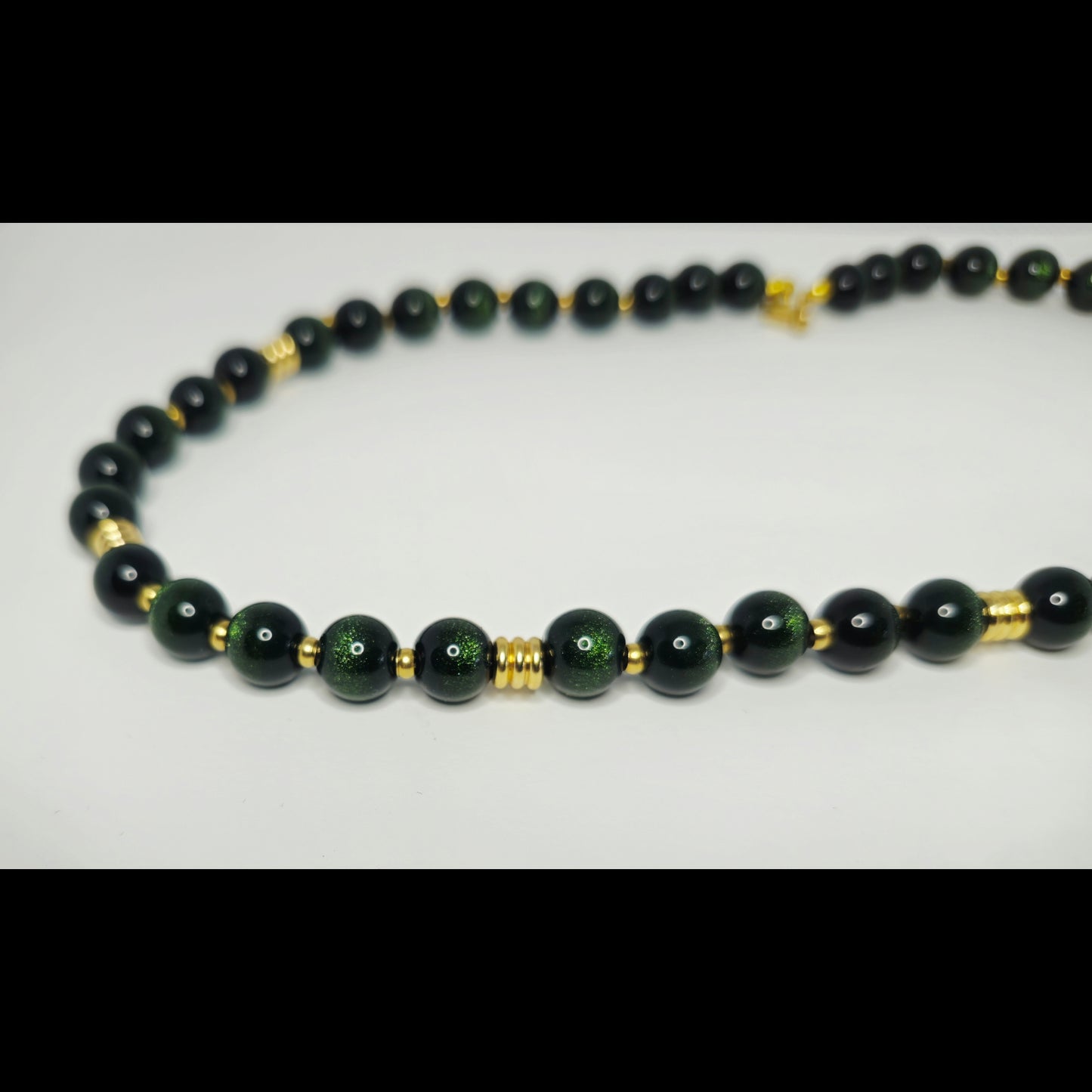 Ketting groene zandsteen