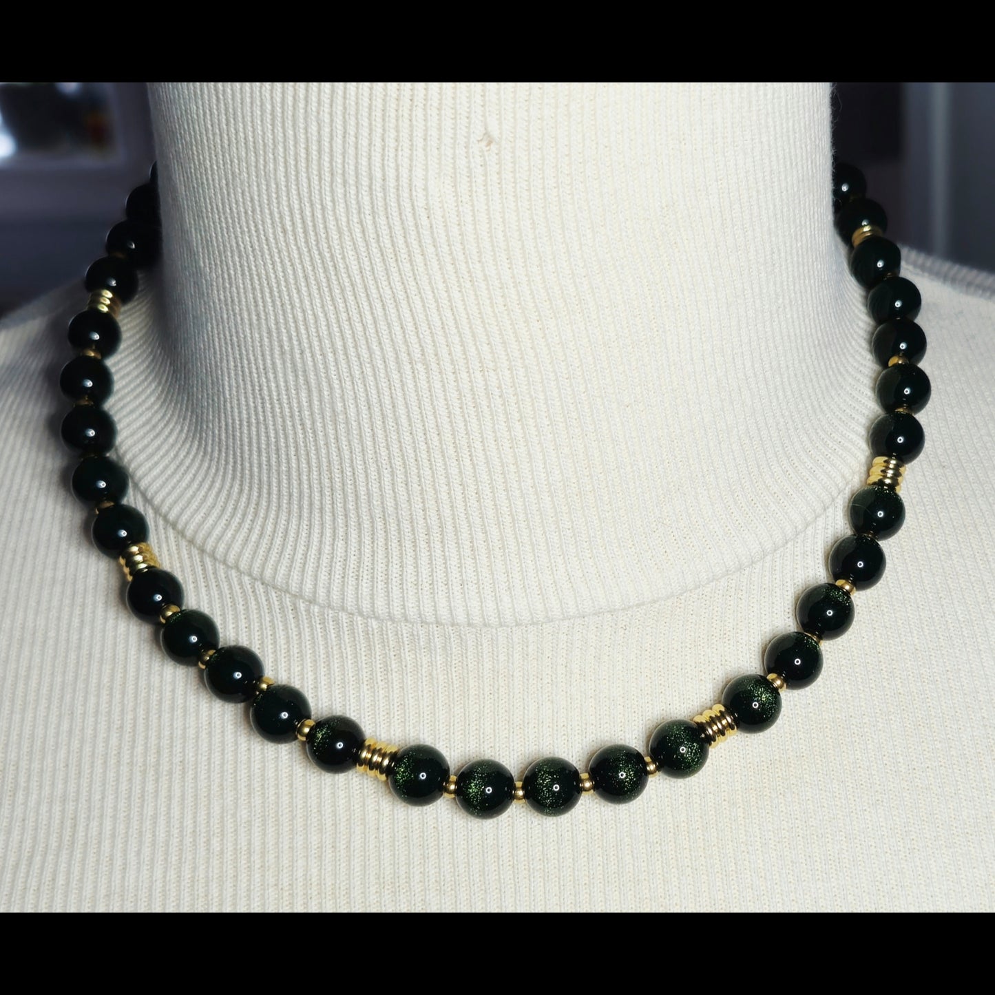 Ketting groene zandsteen
